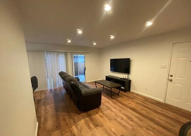 2778 Courtland Dr Concord, CA 94520 photo 4