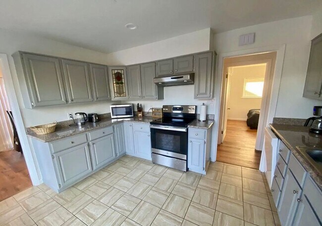 2778 Courtland Dr Concord, CA 94520 photo 3
