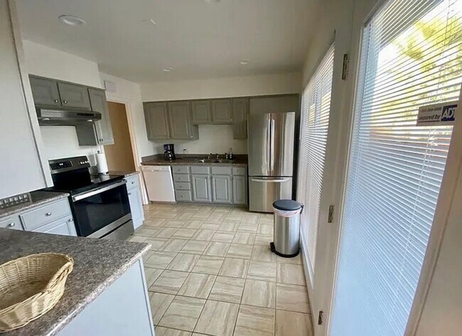 2778 Courtland Dr Concord, CA 94520 photo 5