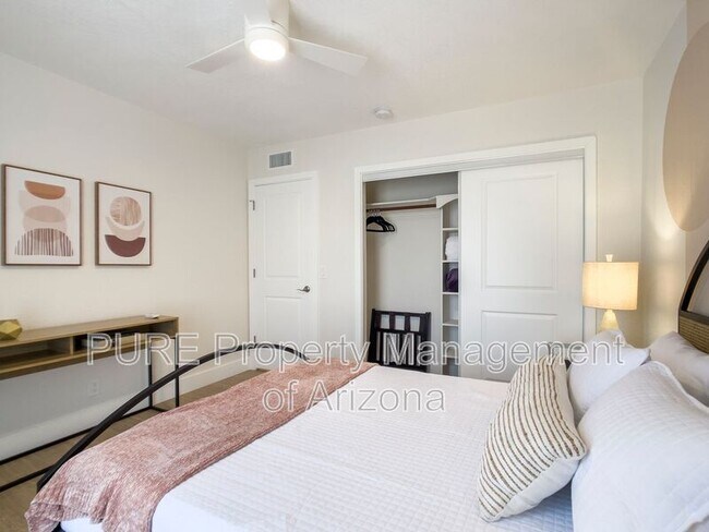 11201 N 45th Way Phoenix, AZ 85028 photo 5