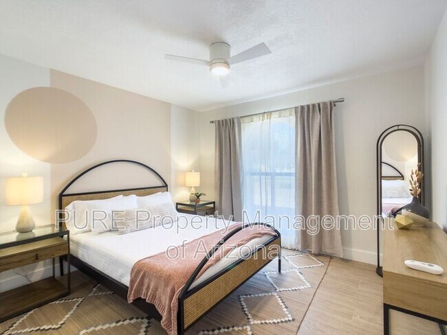 11201 N 45th Way Phoenix, AZ 85028 photo 4