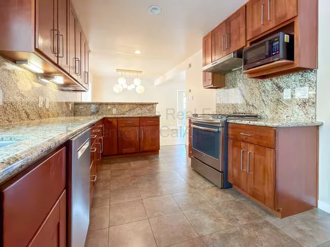 23940 Carmelita Dr Hayward, CA 94541 photo 4