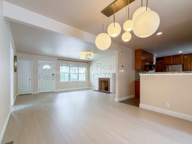 23940 Carmelita Dr Hayward, CA 94541 photo 2