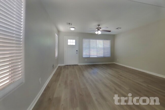 13409 N 127th Dr El Mirage, AZ 85335 photo 2