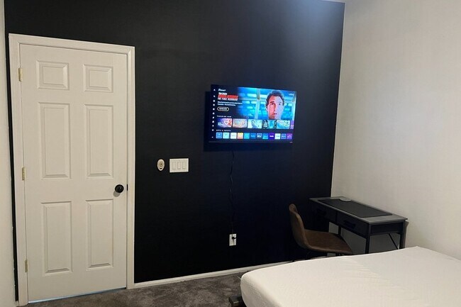 17372 W Navajo St photo 3