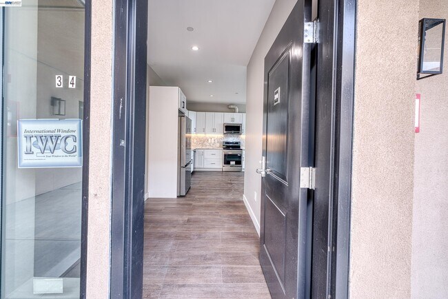 4202 Telegraph Ave Oakland, CA 94609 photo 2