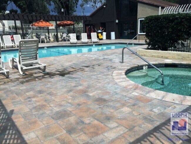 3549 Castle Glen Dr San Diego, CA 92123 photo 2