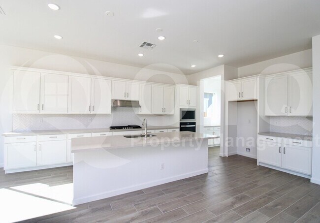 22677 E Lords Wy Queen Creek, AZ 85142 photo 3
