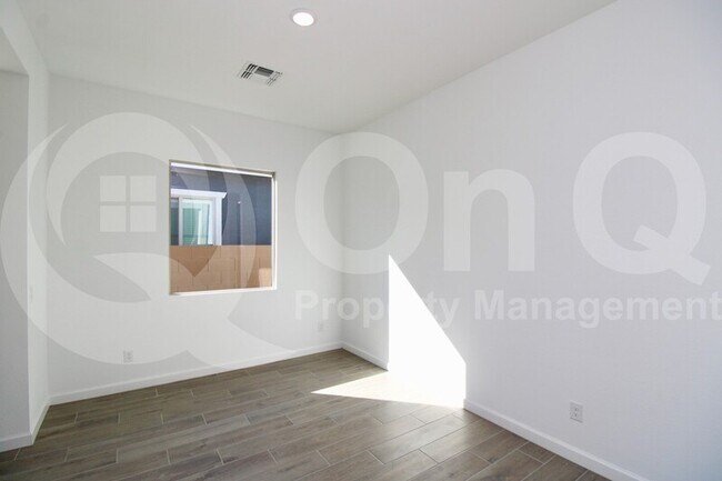 22677 E Lords Wy Queen Creek, AZ 85142 photo 4