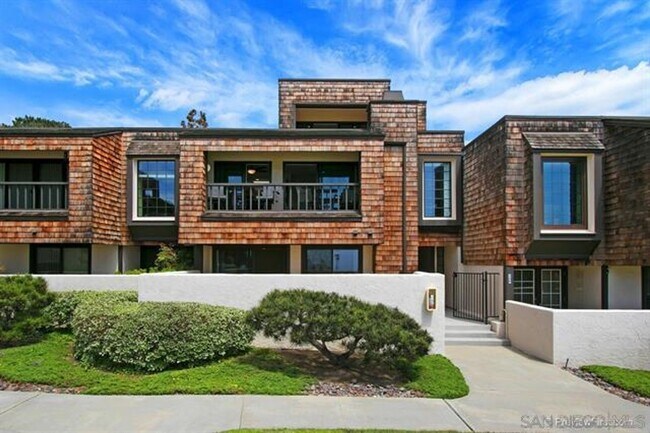 2249 Del Mar Scenic Pkwy Del Mar, CA 92014 photo 2