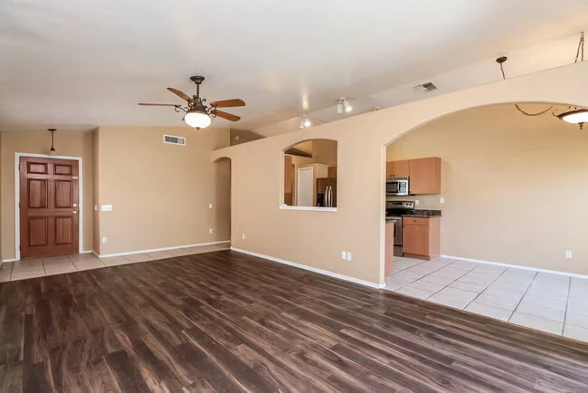 146 W Melody Ct Gilbert, AZ 85233 photo 3