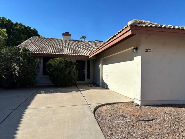 DOBSON AND FRYE 3 BED 2 BATH ***BEAUTIFULLY REMODELED*** photo 2