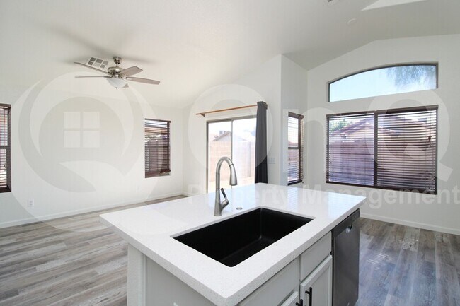 873 E Mohave Ln Apache Junction, AZ 85119 photo 5