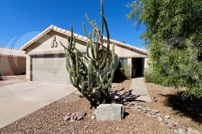 2138 E Robin Ln Phoenix, AZ 85024 photo 2