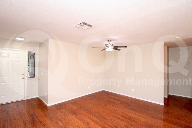 2138 E Robin Ln Phoenix, AZ 85024 photo 5
