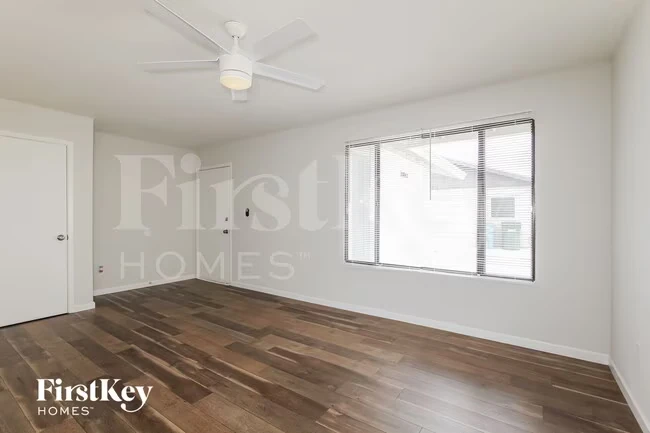 10843 N 45th Ave Glendale, AZ 85304 photo 5