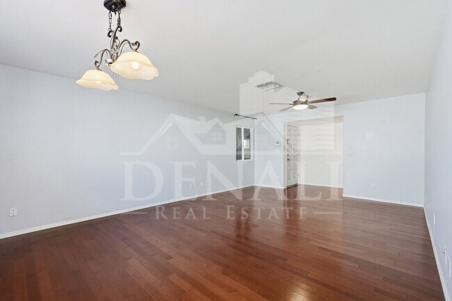 5654 W Mountain View Rd Glendale, AZ 85302 photo 4