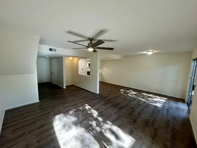 2112 E Vista Way Vista, CA 92084 photo 4