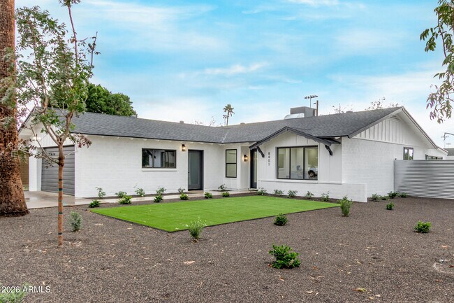 8401 E San Miguel Ave Scottsdale, AZ 85250 photo 2