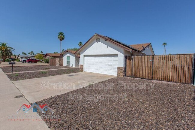17621 N 19th Dr Phoenix, AZ 85023 photo 2