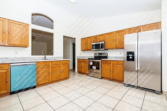 2202 S 82nd Ln Phoenix, AZ 85043 photo 5