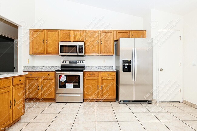 2202 S 82nd Ln Phoenix, AZ 85043 photo 4