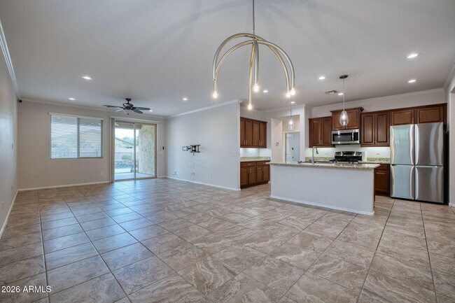 9937 W Andrea Dr Peoria, AZ 85383 photo 4