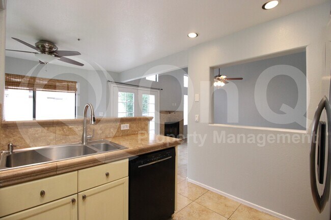 710 S St Martin Dr Gilbert, AZ 85233 photo 5