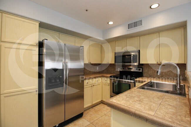 710 S St Martin Dr Gilbert, AZ 85233 photo 3