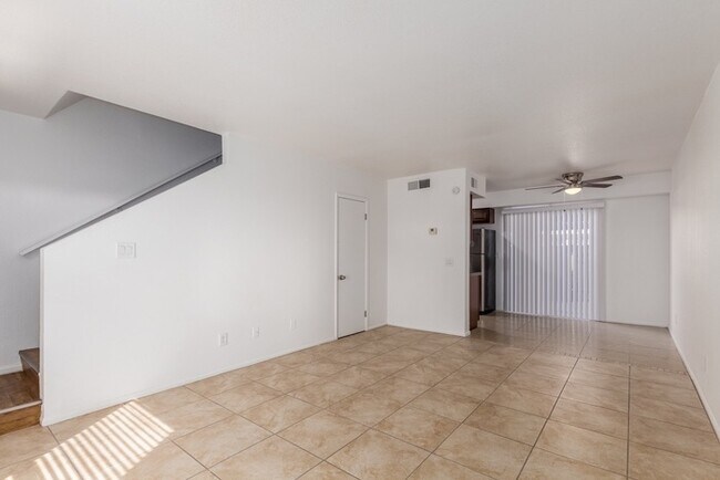 6030 W Oregon Ave Glendale, AZ 85301 photo 4