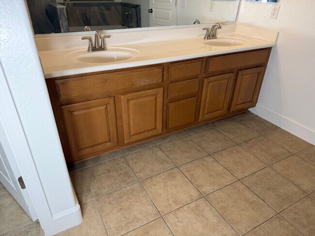 42502 W Somerset Dr Maricopa, AZ 85138 photo 5
