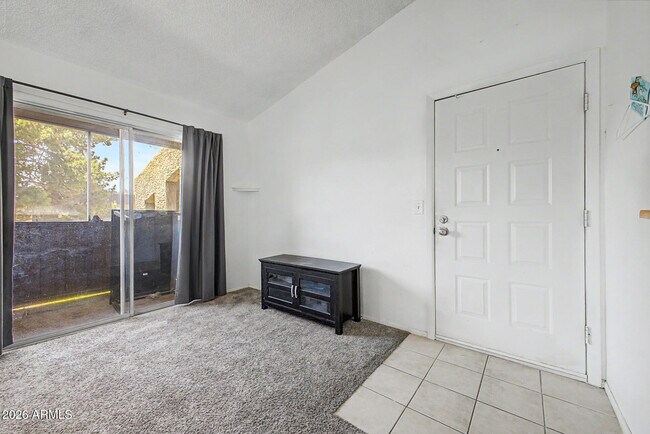 461 W Holmes Ave Mesa, AZ 85210 photo 3