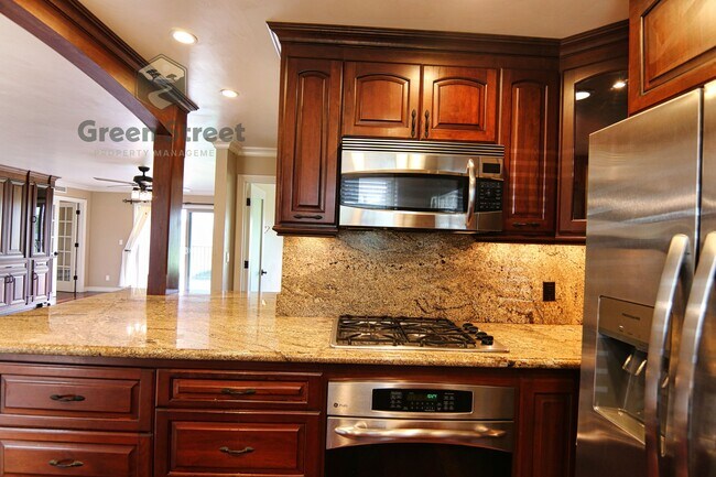 1942 Fairway Cir Dr San Marcos, CA 92078 photo 3