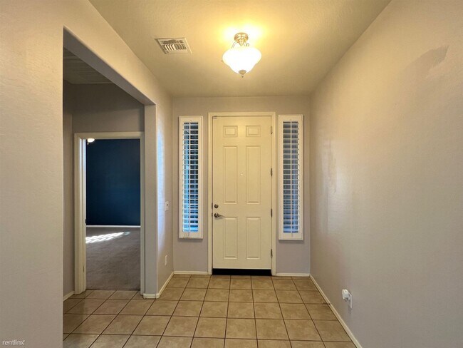 16121 W Desert Flower Dr Goodyear, AZ 85395 photo 2