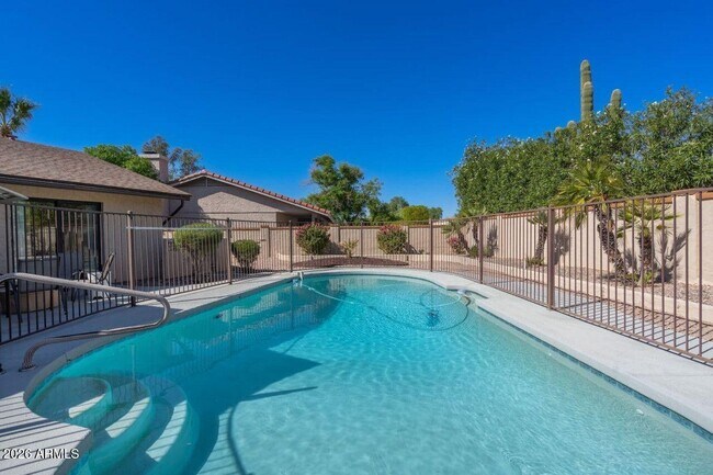 8742 E San Daniel Dr Scottsdale, AZ 85258 photo 5