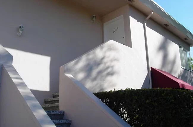 2044 Yale St Palo Alto, CA 94306 photo 3