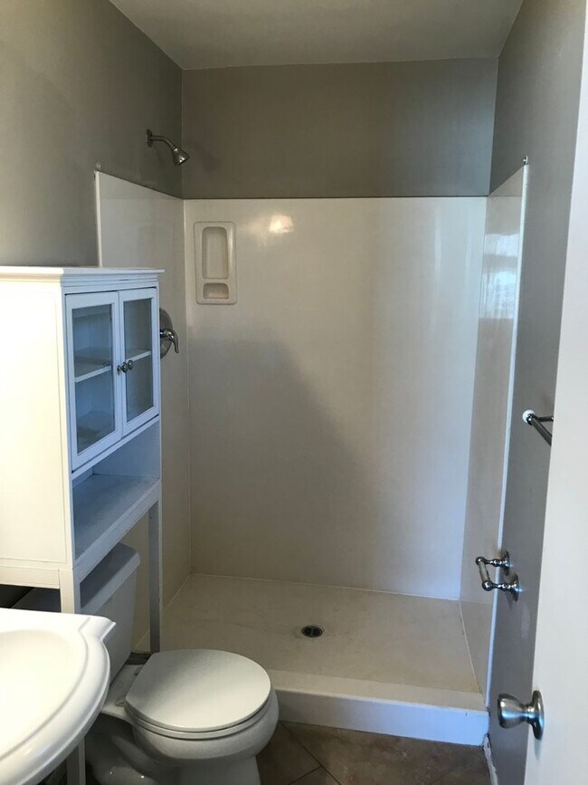 2446 E Manhatton Dr Tempe, AZ 85282 photo 5