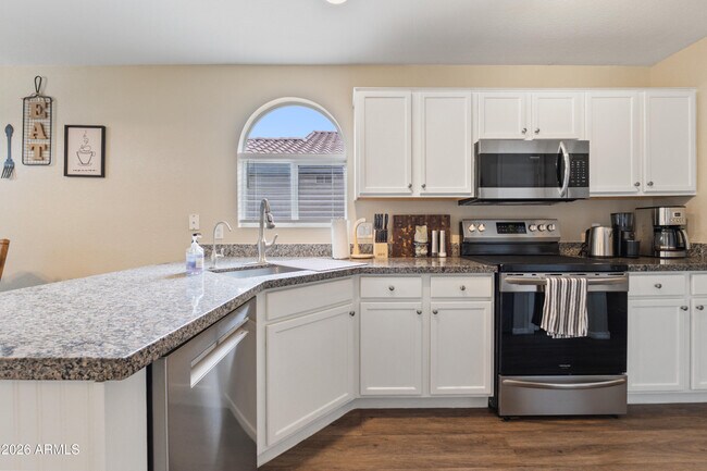 1291 S Cardinal St Gilbert, AZ 85296 photo 5