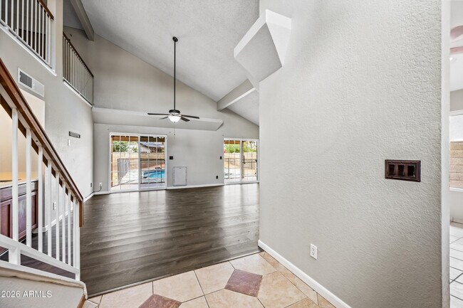 610 N Rosemont Cir Mesa, AZ 85205 photo 2