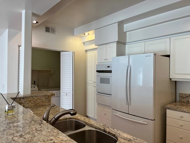 8627 Via Mallorca San Diego, CA 92037 photo 4