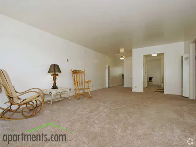 St Moritz Garden Apartments photo 5