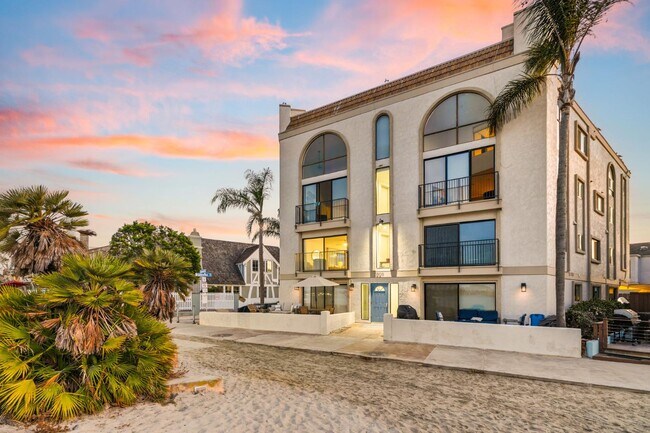 2808 Bayside Walk San Diego, CA 92109 photo 4