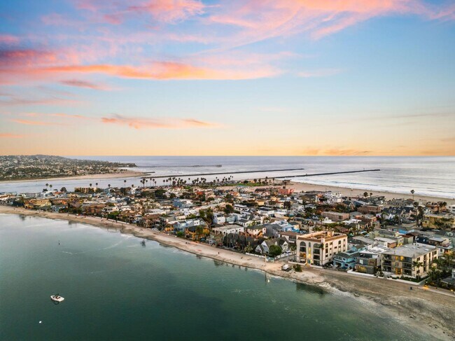 2808 Bayside Walk San Diego, CA 92109