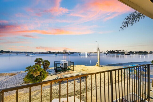 2808 Bayside Walk San Diego, CA 92109 photo 5
