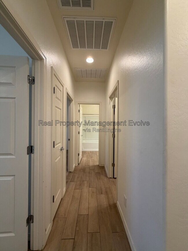 5731 W Encinas Ln photo 5