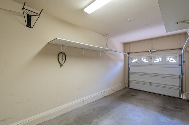 2725 E Mine Creek Rd Phoenix, AZ 85024 photo 4