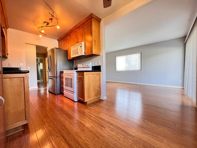 9175 Campina Dr La Mesa, CA 91942 photo 5