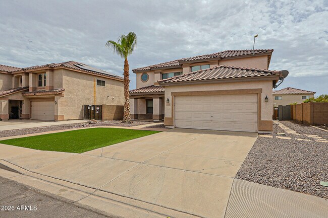15569 W Gelding Dr photo 4