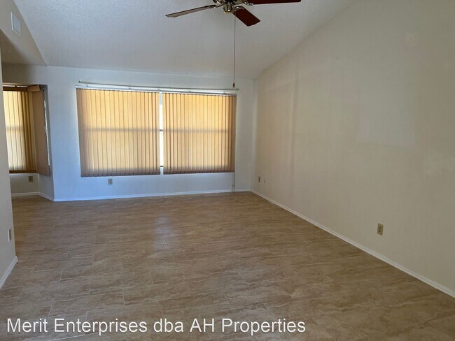9126 W Lisbon Ln Peoria, AZ 85381 photo 2