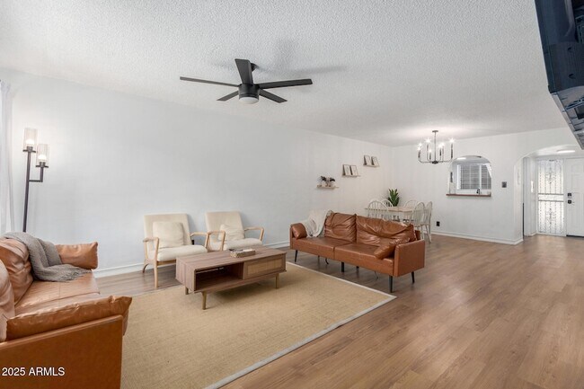 4701 N 68th St Scottsdale, AZ 85251 photo 2